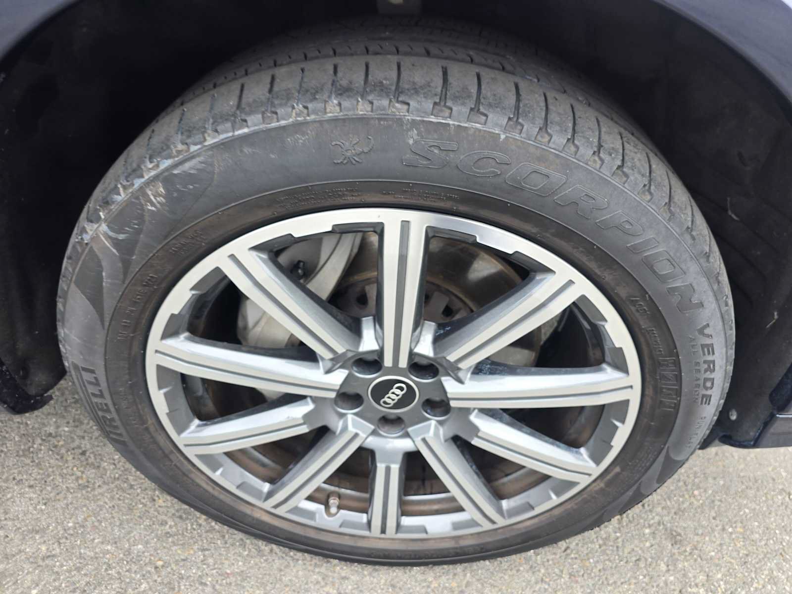Used 2023 Audi Q7 2.0T Premium Plus w/ Premium Plus Package AWD/4WD image 9
