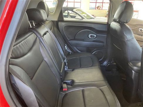 Used 2015 Kia Soul + image 19