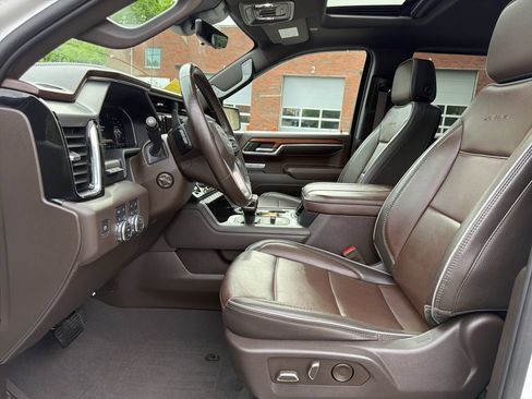 Used 2023 GMC Sierra 1500 Denali w/ Technology Package AWD/4WD image 16