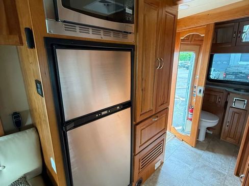 Used 2016 Mercedes-Benz Sprinter 3500 image 18