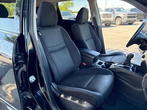 Used 2017 Nissan Rogue SV FWD image 35