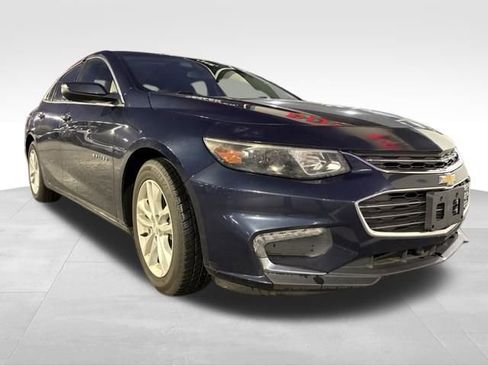 Used 2018 Chevrolet Malibu LT image 3