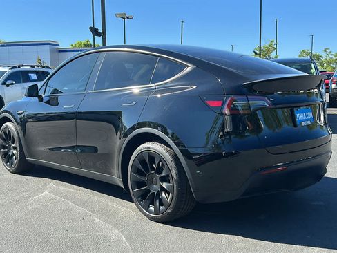 Used 2024 Tesla Model Y Long Range AWD/4WD image 7