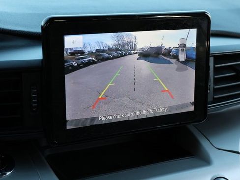 Certified 2022 Ford Explorer XLT image 32