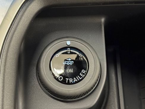 New 2025 Ford Expedition Platinum w/ Stealth Performance Package image 18