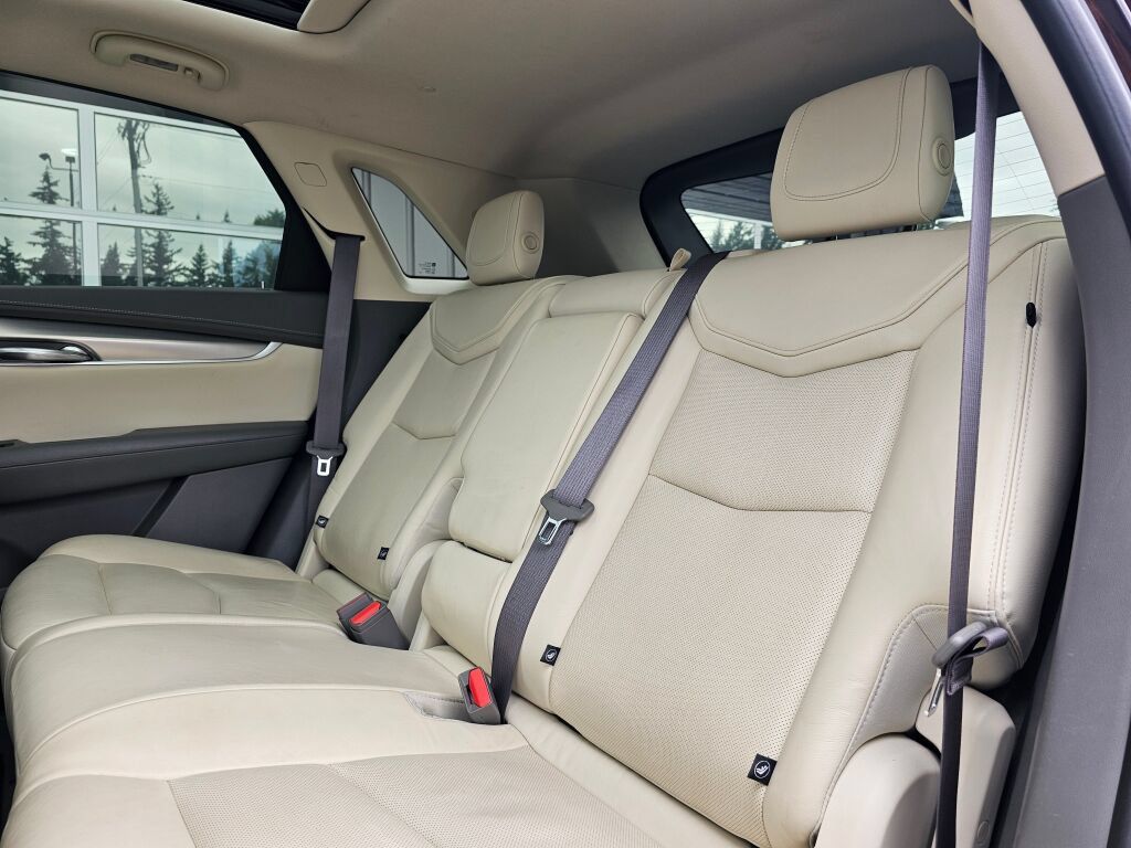 Used 2018 Cadillac XT5 Premium Luxury AWD/4WD image 18