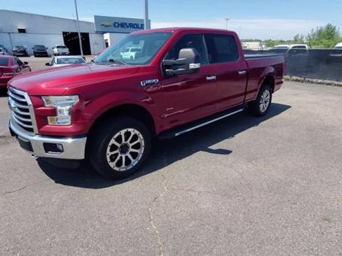 Used 2015 Ford F150 XLT w/ Equipment Group 302A Luxury AWD/4WD image 4