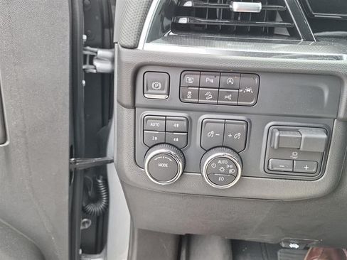 Used 2025 Chevrolet Tahoe RST w/ Comfort Package AWD/4WD image 8
