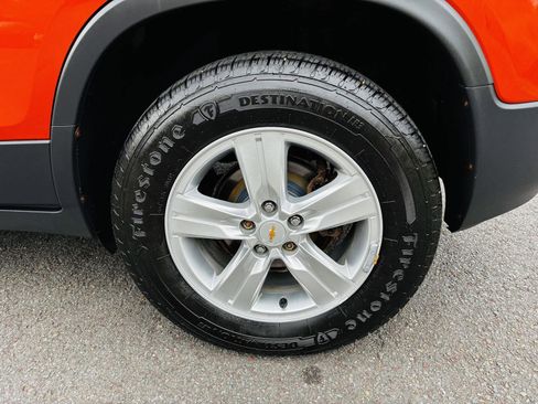 Used 2015 Chevrolet Trax LT w/ LT Sun and Sound Package image 39