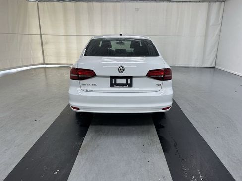 Used 2016 Volkswagen Jetta SEL w/ Lighting Package FWD image 2