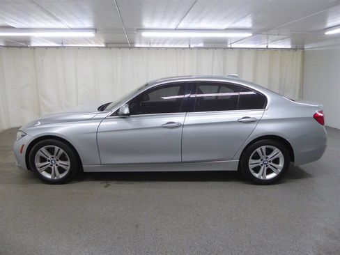 Used 2017 BMW 330i xDrive Sedan image 4