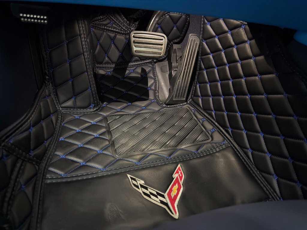 Used 2023 Chevrolet Corvette Stingray Premium Cpe w/ Z51 Performance Package RWD image 16