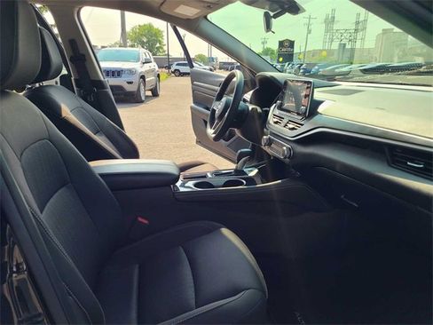 Used 2023 Nissan Altima 2.5 SV image 17