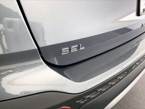 New 2026 Volkswagen Taos SEL image 13