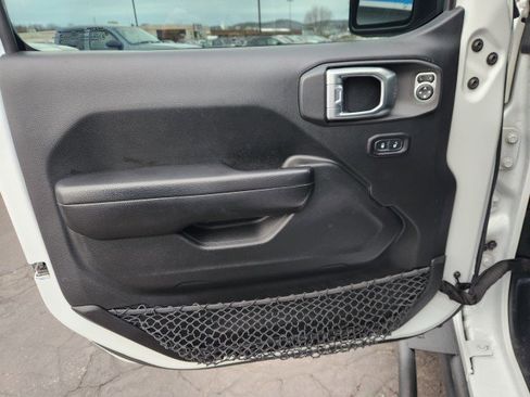 Used 2018 Jeep Wrangler Sport image 23
