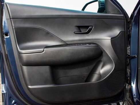 Used 2025 Hyundai Kona SEL image 8