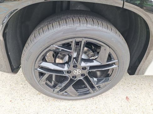 New 2026 Volkswagen Tiguan SE R-Line image 23