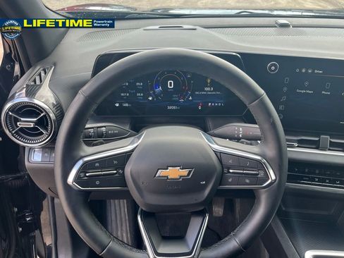 Used 2025 Chevrolet Equinox LT image 21