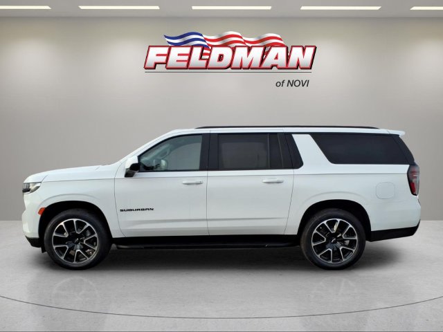 Used 2023 Chevrolet Suburban RST AWD/4WD image 2