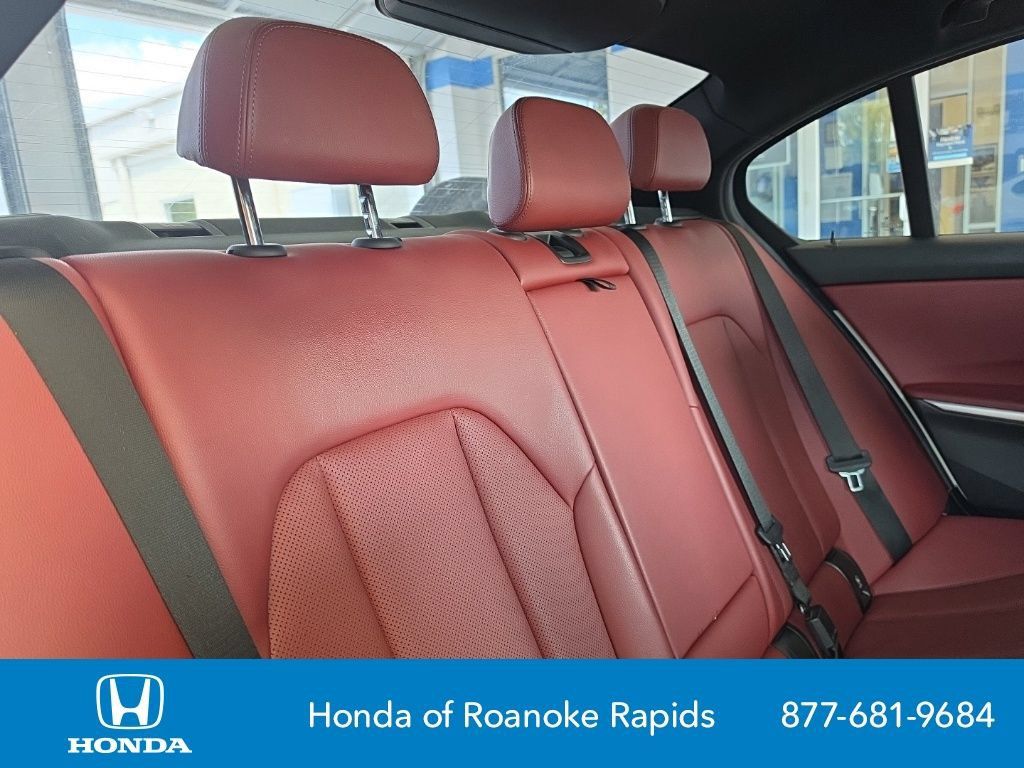 Used 2023 BMW 330i Sedan w/ M Sport Package RWD image 16