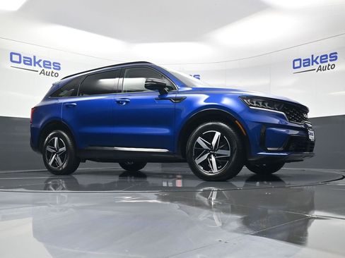 Certified 2022 Kia Sorento EX w/ Panoramic Sunroof Package image 42