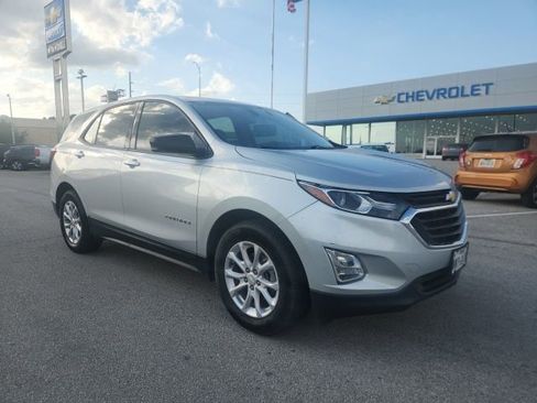 Used 2019 Chevrolet Equinox LS FWD image 1