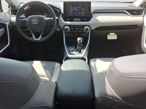 Used 2022 Toyota RAV4 XLE Premium AWD/4WD image 12