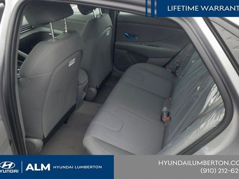 New 2026 Hyundai Elantra SE FWD image 16