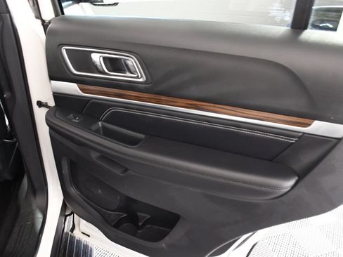 Used 2018 Ford Explorer Limited w/ Equipment Group 301A AWD/4WD image 21