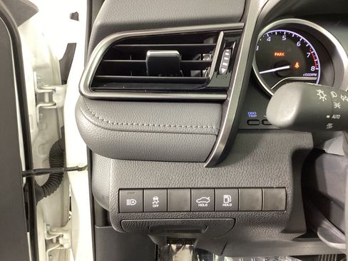 Used 2023 Toyota Camry XLE FWD image 21