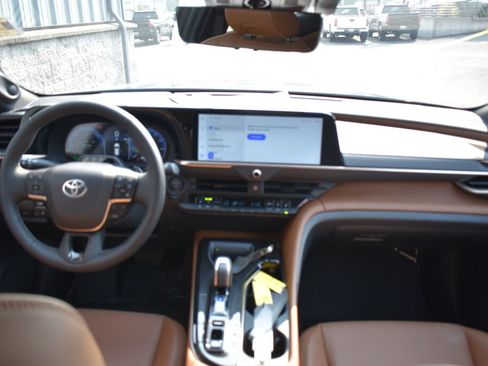 Certified 2025 Toyota Crown Signia w/ Advanced Technology Package AWD/4WD image 26