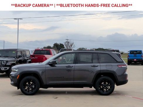 New 2025 Jeep Grand Cherokee Altitude image 5