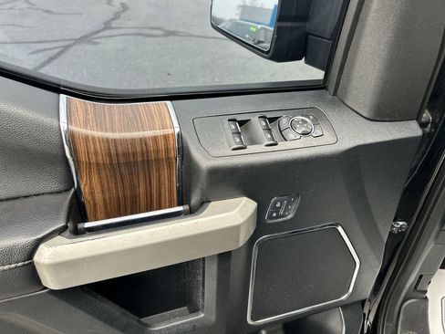 Used 2017 Ford F150 Lariat w/ Trailer Tow Package image 20