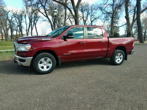 Used 2021 RAM 1500 Big Horn AWD/4WD image 2
