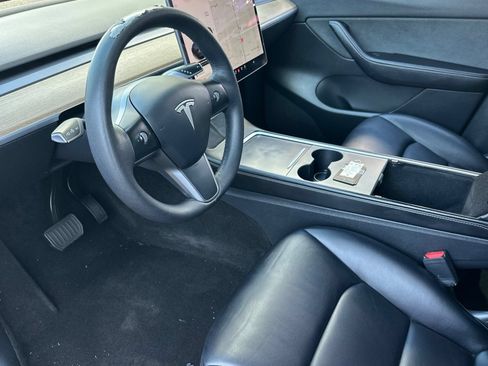 Used 2022 Tesla Model Y Long Range AWD/4WD image 10