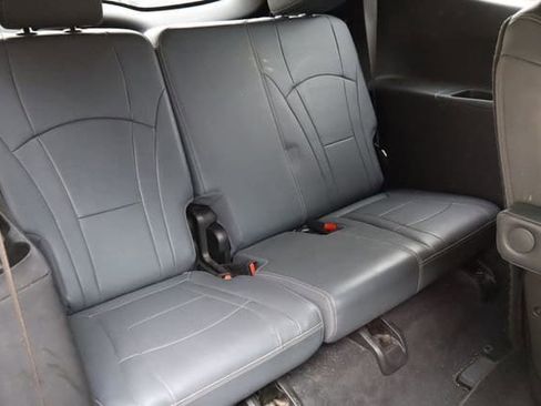 Used 2021 Buick Enclave Essence FWD image 19