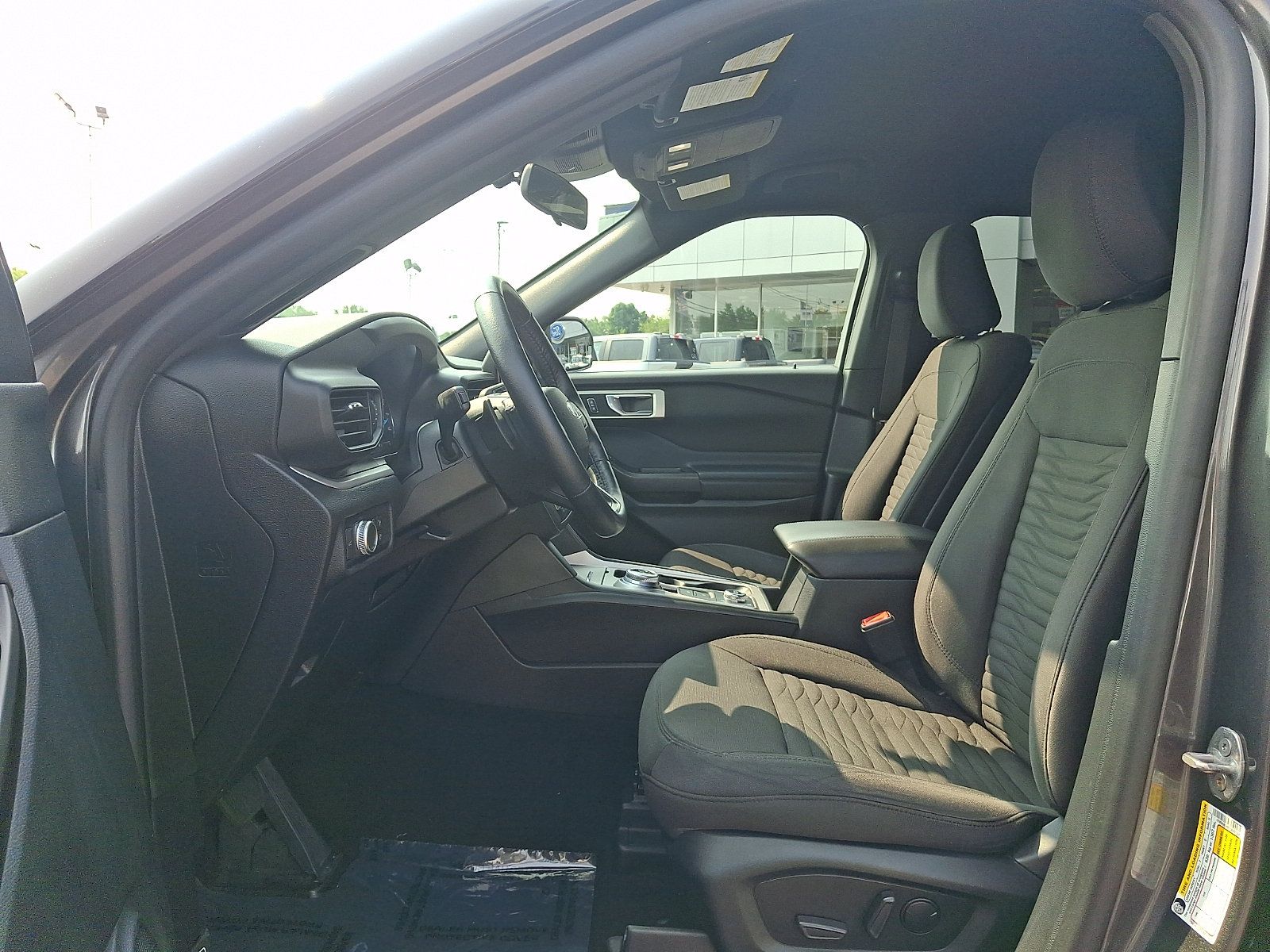 Used 2020 Ford Explorer XLT AWD/4WD image 14