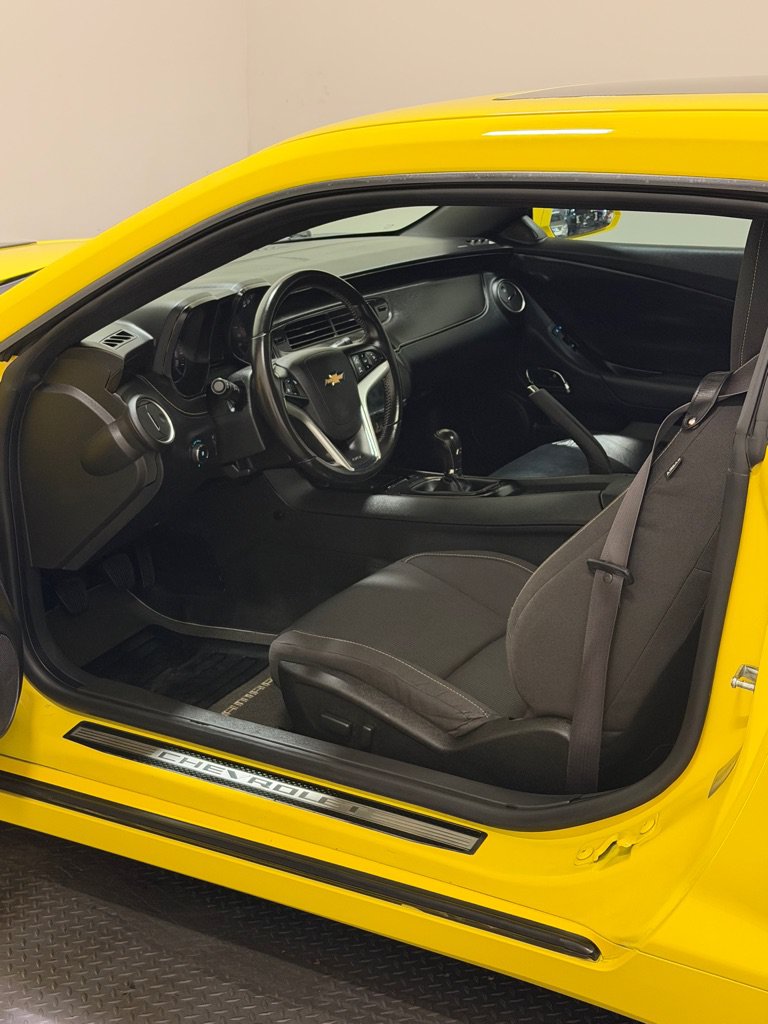 Used 2015 Chevrolet Camaro SS w/ RS Package RWD image 8