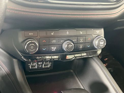 Used 2023 Dodge Durango GT image 16