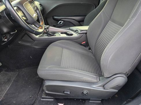 Used 2019 Dodge Challenger SXT image 11