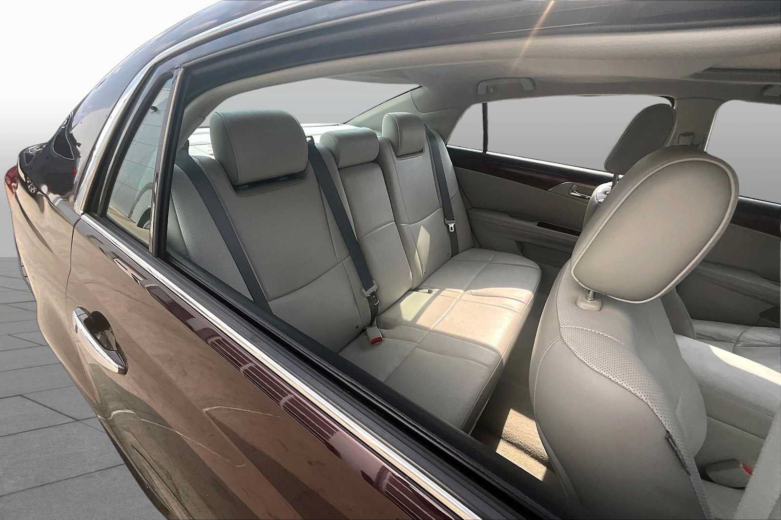 Used 2011 Toyota Avalon Limited FWD image 19