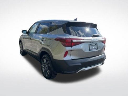 Used 2023 Kia Seltos LX image 5