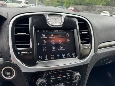 Used 2018 Chrysler 300 Limited w/ Safetytec Plus Group image 37