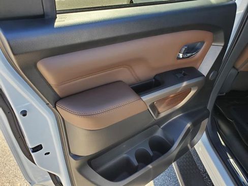Used 2024 Nissan Titan Platinum Reserve w/ Moonroof Package image 11