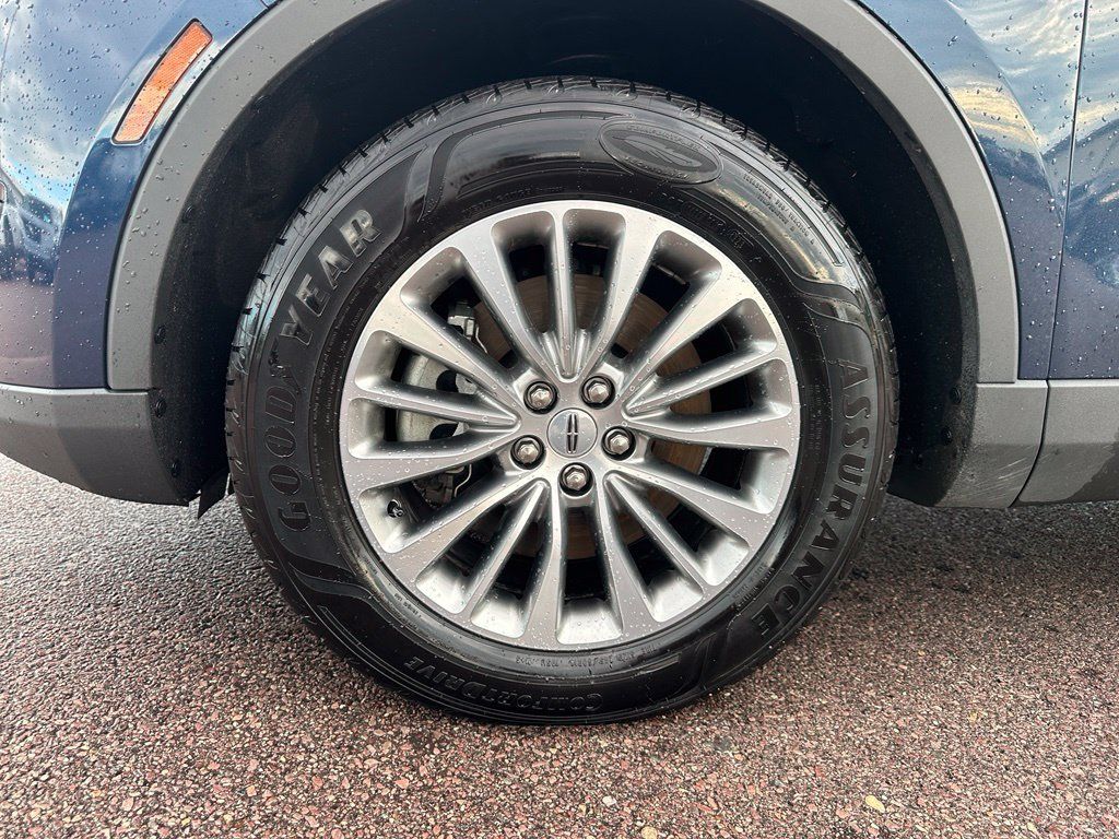 Used 2017 Lincoln MKX Select w/ Select Plus Package AWD/4WD image 41