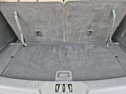 Used 2023 Ford Explorer XLT w/ Equipment Group 202A AWD/4WD image 33