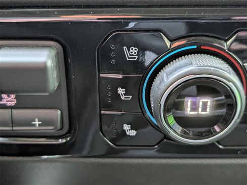 Used 2024 Chevrolet Silverado 2500 LTZ w/ LTZ Plus Package image 18