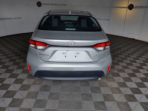 Used 2025 Toyota Corolla LE w/ LE Premium Package FWD image 7