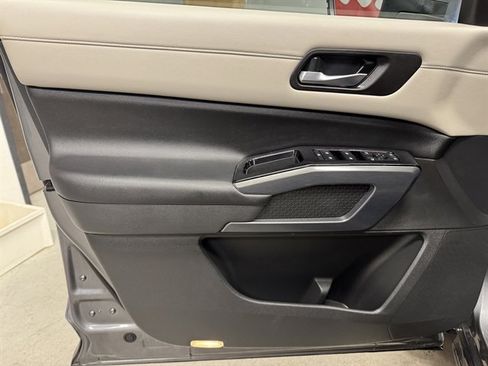 Used 2022 Nissan Pathfinder SL image 19