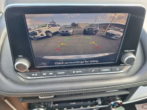 Used 2024 Nissan Rogue SV image 15